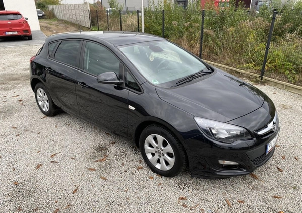 Opel Astra cena 37999 przebieg: 173000, rok produkcji 2015 z Rumia małe 667